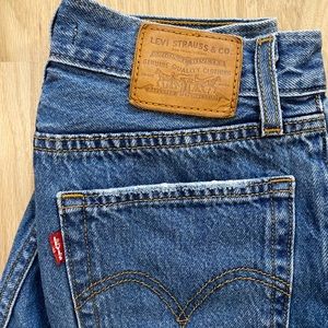 Levi’s Wedgie Straight Leg jeans